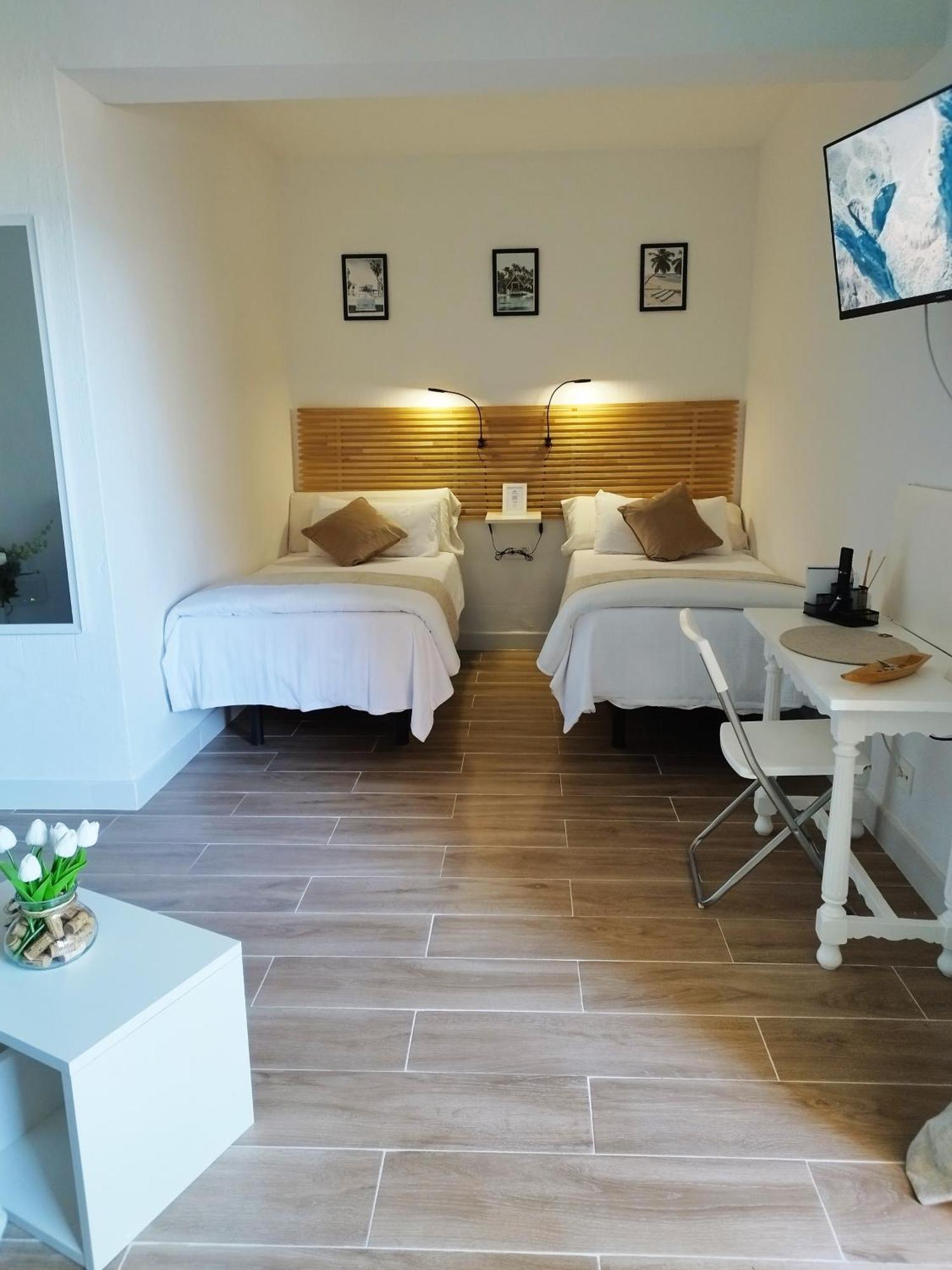 Amazing Front Sea View Studio. Marbella Centre エクステリア 写真